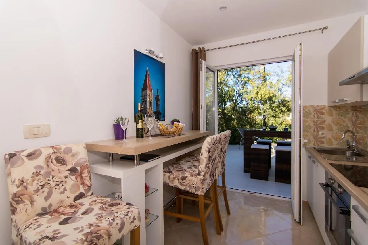 Apartment Sandra Trogir